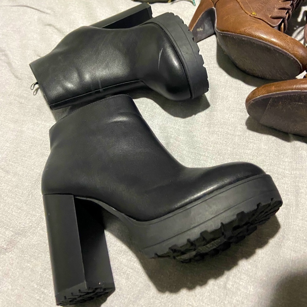 Chunky Black Boots NWOT